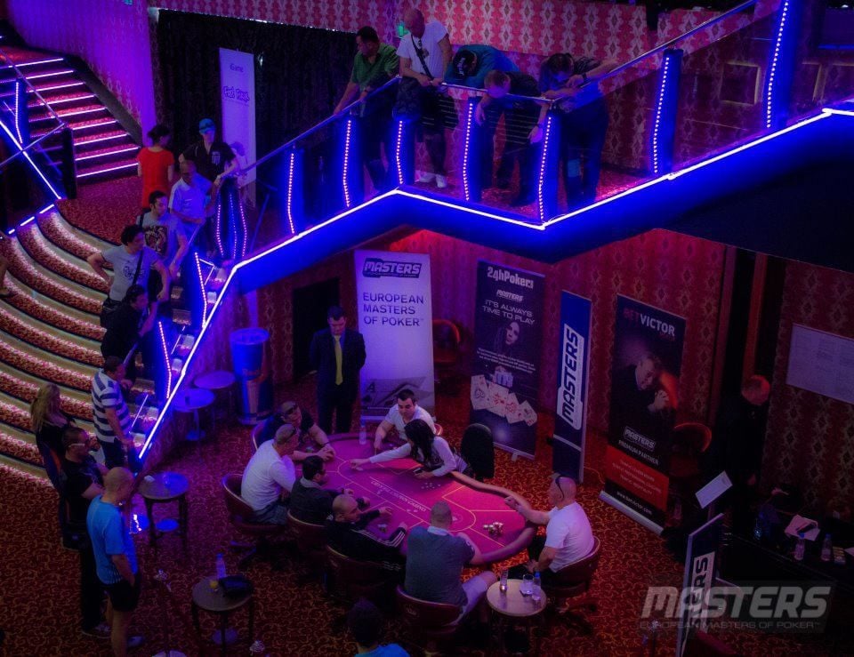 how to choose a real money poker site